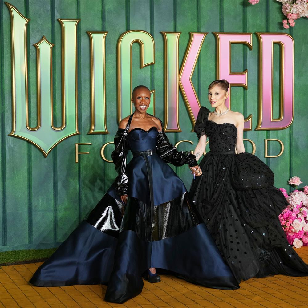 Σίνθια Ερίβο - Αριάνα Γκράντε Σίνθια Ερίβο - Αριάνα Γκράντε