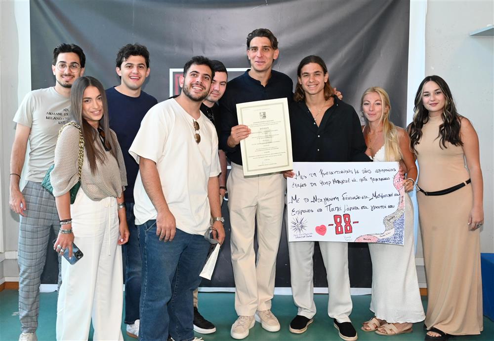 Κωνσταντής Τζολάκης Κωνσταντής Τζολάκης