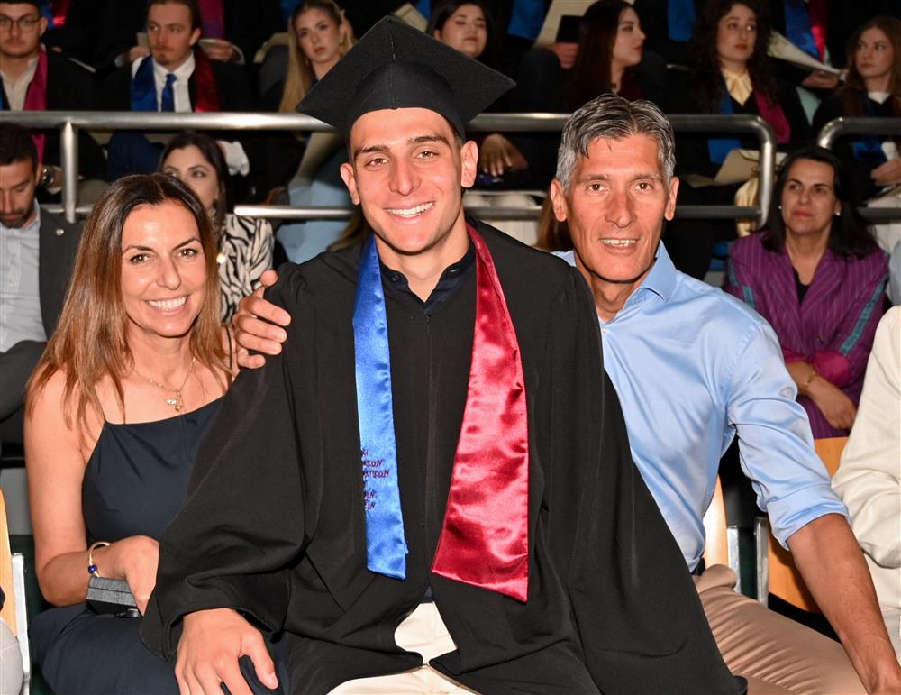 Κωνσταντής Τζολάκης Κωνσταντής Τζολάκης