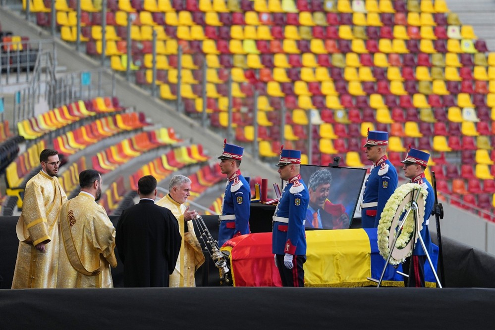 Μιρτσέα - Λουτσέσκου - κηδεία Μιρτσέα - Λουτσέσκου - κηδεία