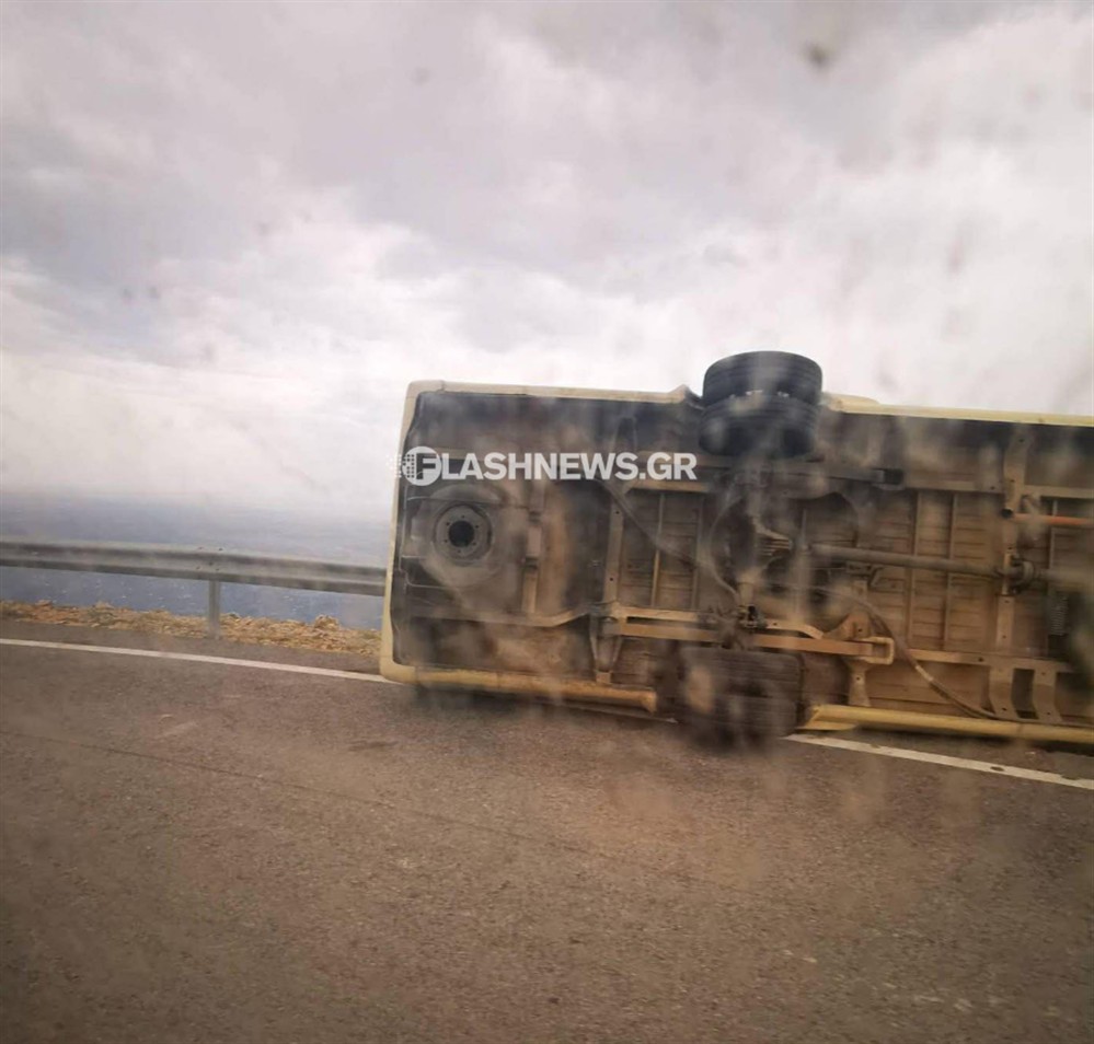 Χανιά - Ανατροπή λεωφορείου