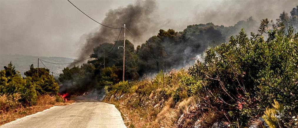 Φωτιά τώρα στο Αγρίνιο
