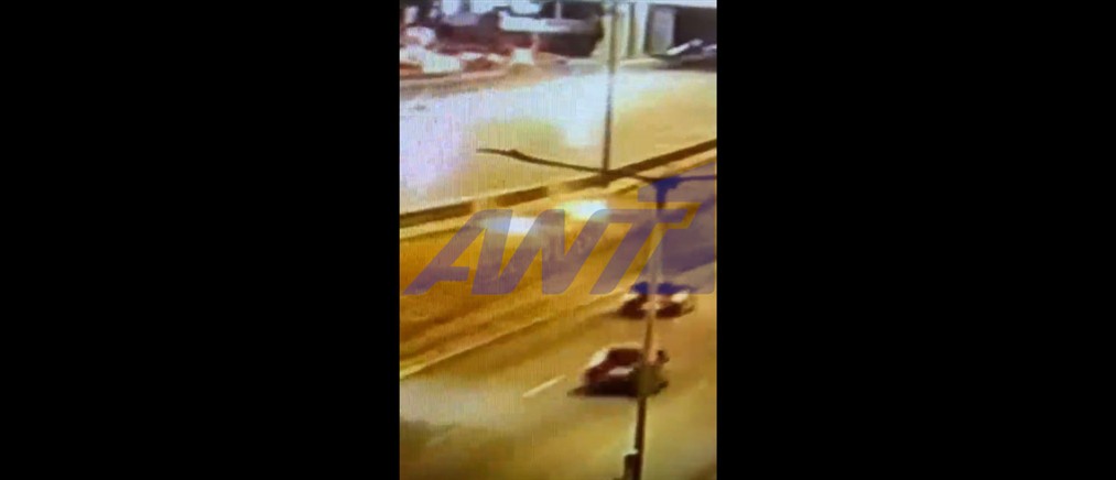 Καρέ - καρέ η δράση του 32χρονου καθ' ομολογίαν εμπρηστή στο Αιγάλεω
