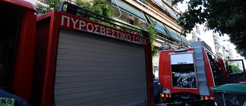 Υπό έλεγχο η πυρκαγιά σε εγκαταλελειμμένο κτίριο στο κέντρο της Αθήνας