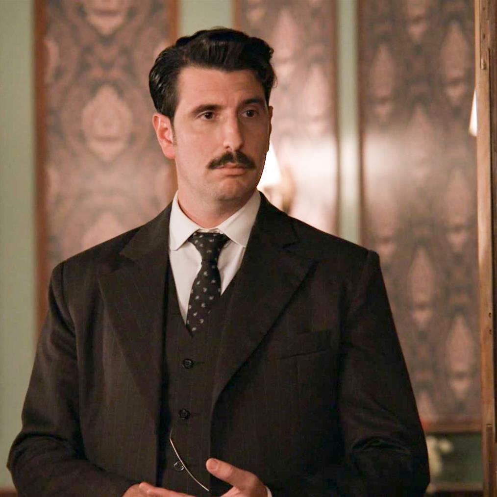 Grand Hotel: Υπόπτος ο Ρήγας για την εξαφάνιση της Ρεγγίνας