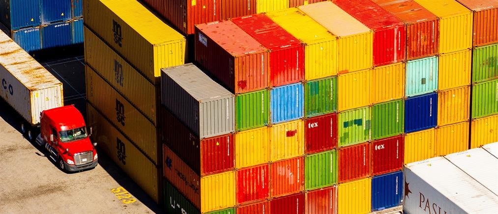ΗΠΑ: Καταργείται από σήμερα η απαλλαγή από το φόρο στα μικρά δέματα που εισέρχονται στη χώρα