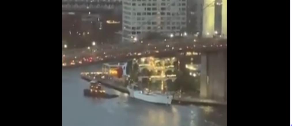 Νέα Υόρκη: Ιστιοφόρο έπεσε πάνω στη γέφυρα του Μπρούκλιν