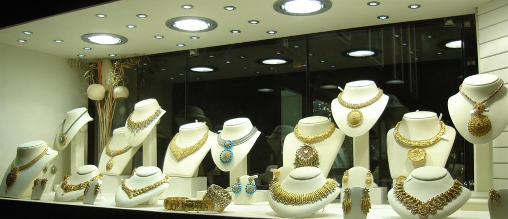 Πάτρα: “Μαϊμού” πελάτες… έγδυσαν κοσμηματοπωλείο