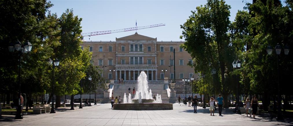 Επαναλειτουργεί το σιντριβάνι στην πλατεία Συντάγματος
