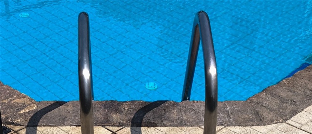 Σαλαμίνα: Τρία παιδιά αισθάνθηκαν δυσφορία από χλώριο πισίνας παιδότοπου - Συνελήφθη η υπεύθυνη