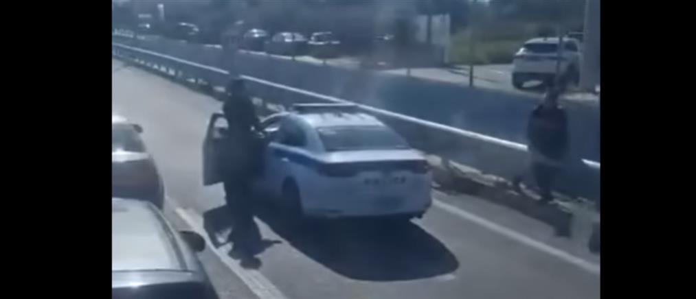 Κηφισός: Άνδρας μπλόκαρε την κυκλοφορία για να κάνει την ανάγκη του (βίντεο)