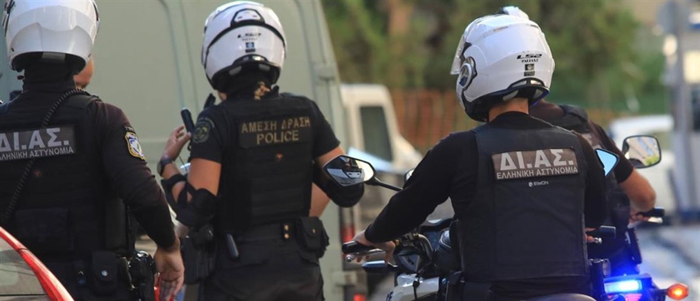 ΕΛ.ΑΣ: Σύλληψη υπαστυνόμου που είχε στην κατοχή του παράνομο οπλισμό