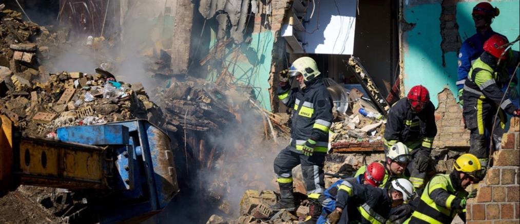 Ουκρανία: Τουλάχιστον 19 νεκροί από τις πυραυλικές επιθέσεις στο Κίεβο – Ανάμεσά τους 4 παιδιά