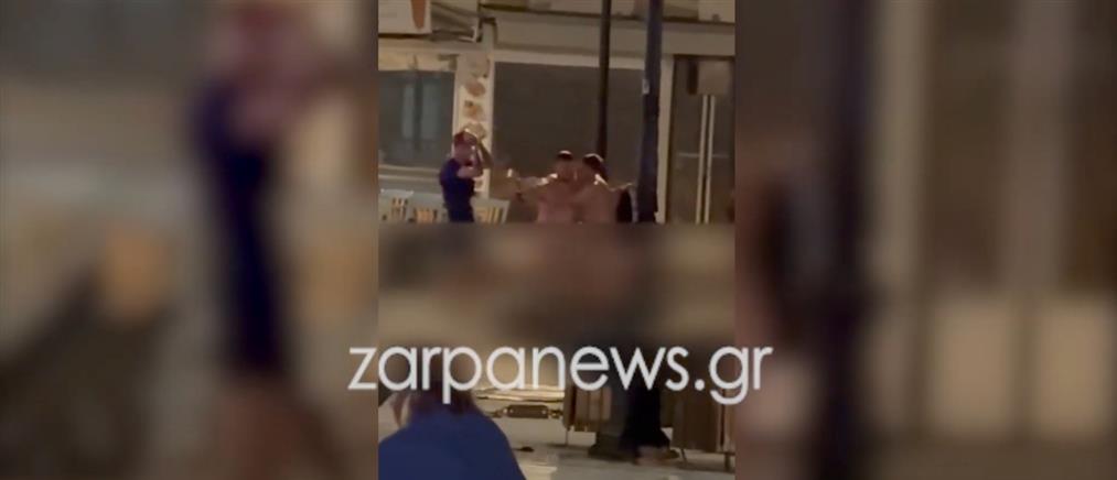 Κρήτη: Βρετανοί ναύτες κυκλοφορούν… γυμνοί στο Ενετικό Λιμάνι των Χανίων (βίντεο)