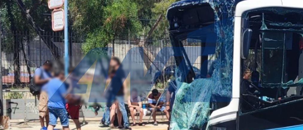 Σύγκρουση δύο λεωφορείων στη Βούλα
