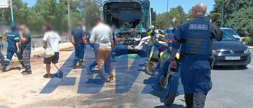 Βούλα: Ντοκουμέντο από τη στιγμή της σύγκρουσης των λεωφορείων (βίντεο)