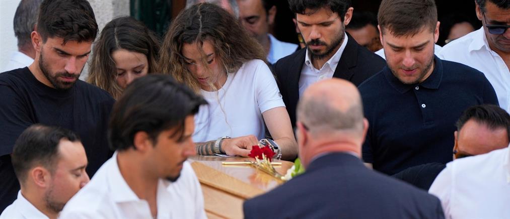 Σπαραγμός στη κηδεία του Ντιόγκο Ζότα: "Λύγισε" η σύζυγος του ποδοσφαιριστή πάνω από το φέρετρο (εικόνες)