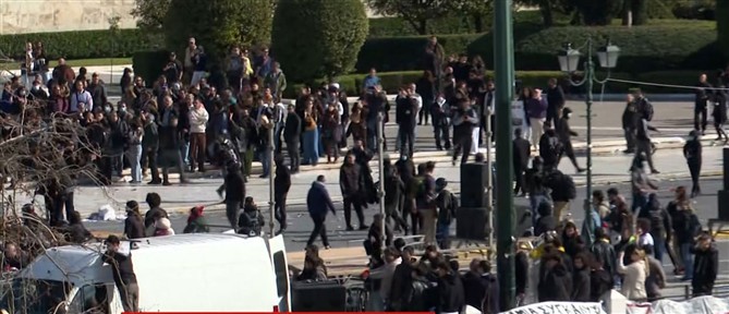 Επέτειος για Τέμπη - Επεισόδια στο Σύνταγμα