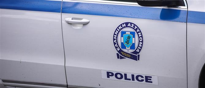 Συνελήφθη πρόεδρος ποδοσφαιρικής ομάδας της Αττικής – Βρέθηκαν φωτοβολίδες, κροτίδες και κοντάρια στο γήπεδο