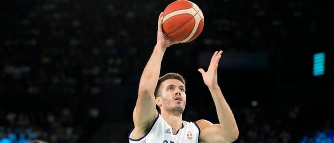 Η FIBA τιμώρησε τον Πετρούσεφ για το χτύπημα στον Μπρίτο - Πρόστιμο και ποινή με αναστολή
