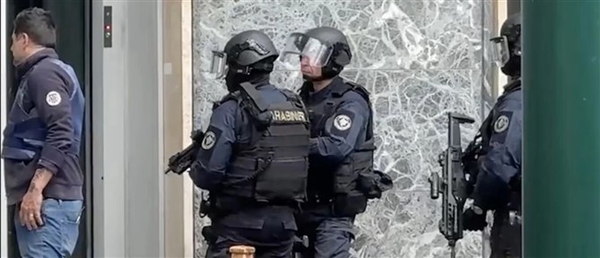 Νάπολη: Ληστεία τράπεζας με άρωμα… Χόλυγουντ και δεκάδες ομήρους