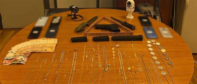Μέγαρα: Έρευνες της Δ.Α.Ο.Ε. για τον εντοπισμό όπλων(εικόνες)