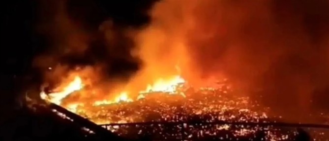 Πύρινη κόλαση στη Μαλαισία: Φωτιά κατέστρεψε τουλάχιστον 1000 σπίτια - Χιλιάδες αναγκάστηκαν να εγκαταλείψουν τις εστίες τους