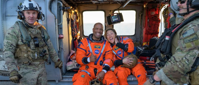 Επέστρεψε στη Γη το πλήρωμα της αποστολής Artemis 2 (βίντεο)