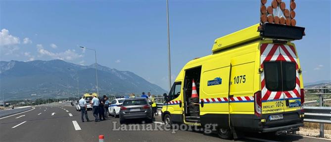 Λαμία: Τραγικό τροχαίο για δύο φίλους - Συγκρούστηκαν οι μηχανές τους, πέθανε ο ένας (βίντεο)