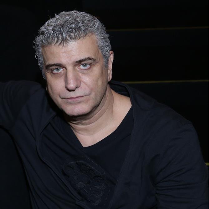 Οργισμένος ο Βλαδίμηρος Κυριακίδης μετά την παράσταση: "Ντροπή τους, αν θέλουν να μας κράξουν, να μην ξανάρθουμε" (Βίντεο)