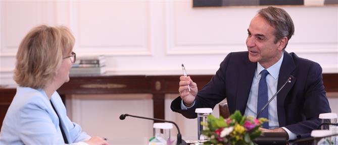 Μητσοτάκης σε Ευρωπαία Επίτροπο: Η Ελλάδα έχει αφήσει οριστικά πίσω της τα δύσκολα χρόνια