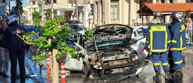 Χανιά: Αυτοκίνητο πήρε φωτιά σε φανάρι στο κέντρο της πόλης