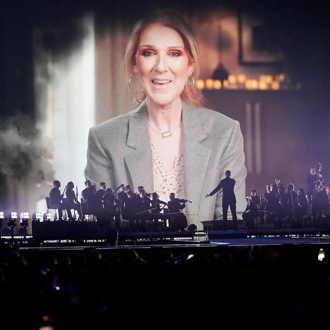 Eurovision 2025: Θα εμφανιστεί τελικά η Σελίν Ντιόν; - "Ο Άγιος Βασίλης υπάρχει" είπε ο επικεφαλής του διαγωνισμού
