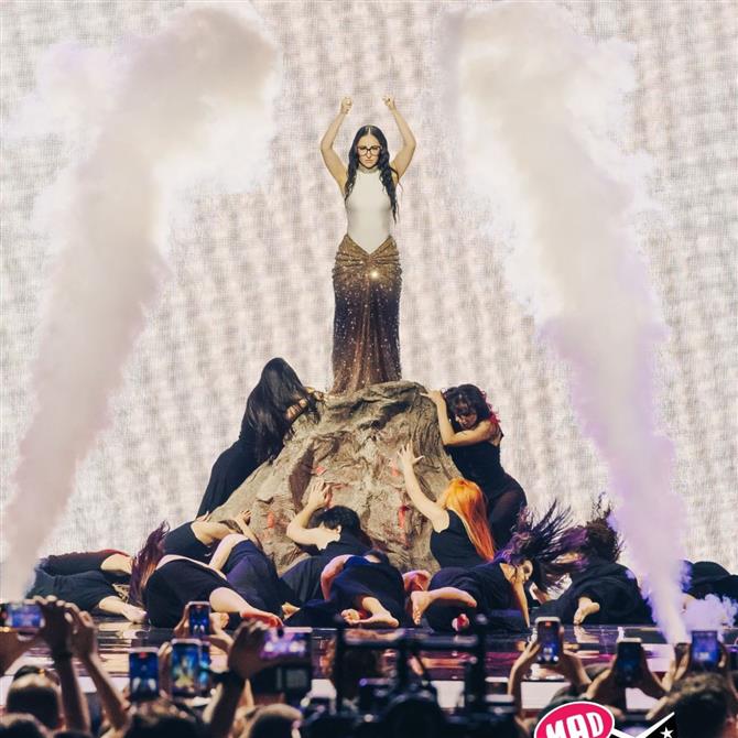 Klavdia: Καταχειροκροτήθηκε στα MAD VMA 2025 με την επανεκτέλεση της "Αστερομάτας" (Βίντεο)