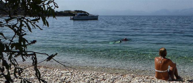 Αττική: Σε ποιες παραλίες απαγορεύεται να κολυμπάμε;