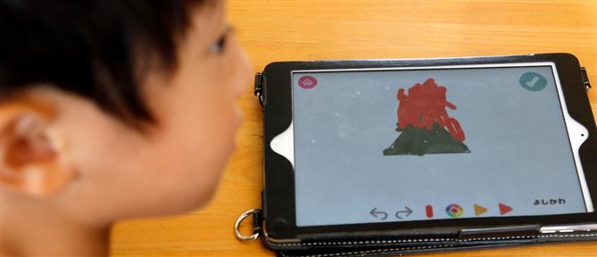 Γαλλία: Απαγόρευση social media για ανηλίκους κάτω των 15 ετών