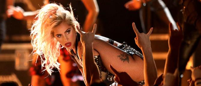 Lady Gaga: Εργαζόμουν ως σερβιτόρα σε ελληνικά εστιατόρια