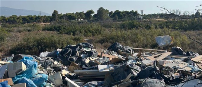 Πάρνηθα: Φορτηγό άδειαζε μπάζα στους πρόποδες του βουνού – Εντοπίστηκε κατά τη διάρκεια περιπολίας