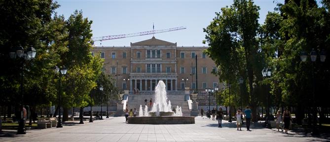 Επαναλειτουργεί το σιντριβάνι στην πλατεία Συντάγματος