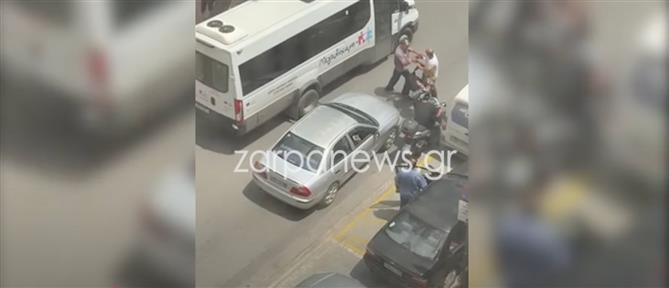 Κρήτη: Πήγε να πατήσει παιδί με το αυτοκίνητο και.... επιτέθηκε στον πατέρα του (βίντεο)