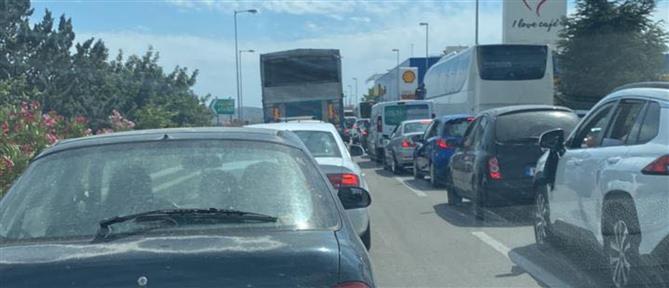 Αττική Οδός: Σύγκρουση τριών οχημάτων και μηχανής - Μεγάλες καθυστερήσεις προς αεροδρόμιο