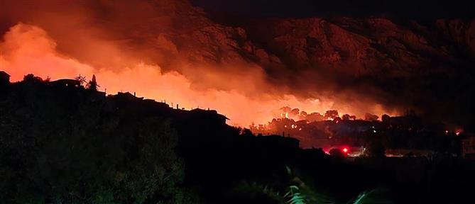 Πύρινη κόλαση στη Χίο: Δύσκολο βράδυ για τους κατοίκους - Νέες ενισχύσεις από Αθήνα και Θεσσαλονίκη