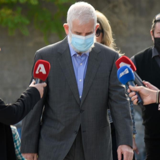 Πέτρος Φιλιππίδης: Έντονη αδιαθεσία στη δίκη του - Βγήκε έξω από την αίθουσα