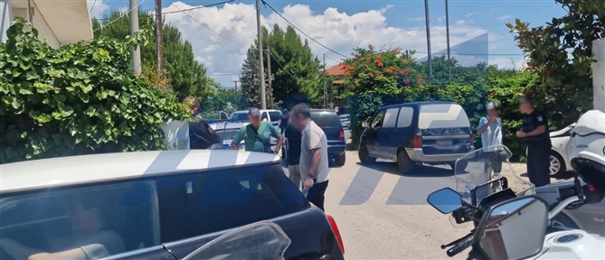 Συνεχίζονται οι έρευνες της αστυνομίας για τη διπλή δολοφονία στην Αιγιάλεια