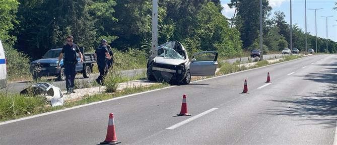 Τραγωδία στη Λάρισα: ΙΧ έπεσε σε κολόνα - Νεκρή η οδηγός