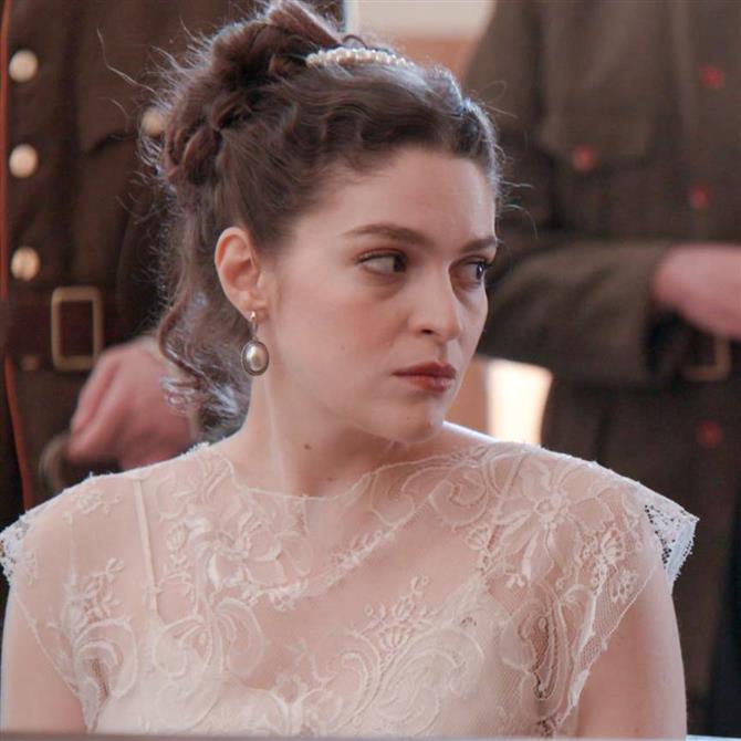 Grand Hotel: Συγκλονιστικές αποκαλύψεις βάζουν τέλος στη σχέση της Αλίκης με τον Πέτρο