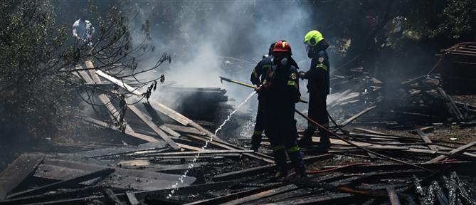 Φωτιά σε αποθήκη κοντά στα ΚΤΕΛ Κηφισού