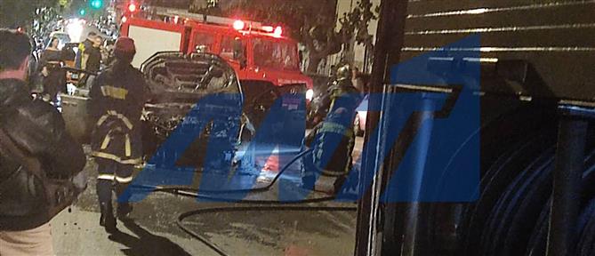 Παγκράτι: Αυτοκίνητα τυλίχθηκαν στις φλόγες (εικόνες)