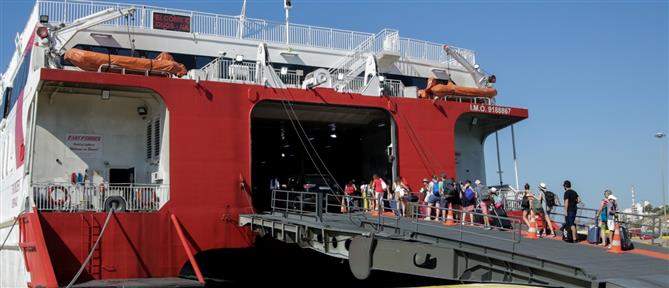 Χαλκιδική: Τρίχρονο κοριτσάκι τραυματίστηκε σε τουριστικό πλοίο