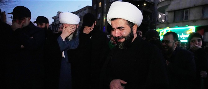 Ιράν: Με λυγμούς η ανακοίνωση του θανάτου του Χαμενεΐ από την κρατική τηλεόραση (βίντεο)